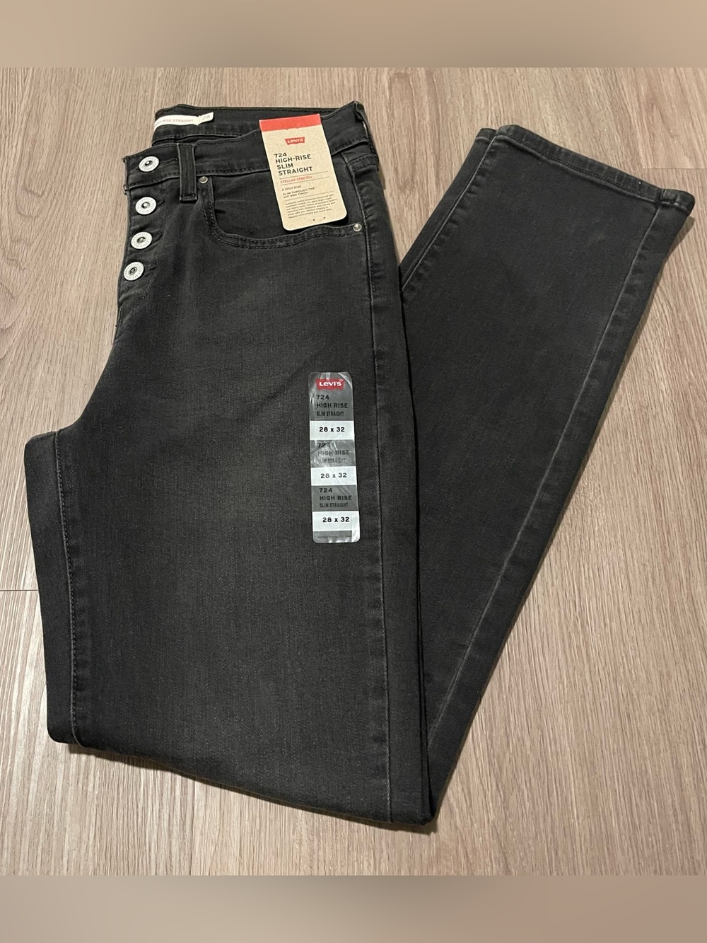 NWT Women’s Levi’s 724 High-Rise Slim Straight Jeans Size 28x32